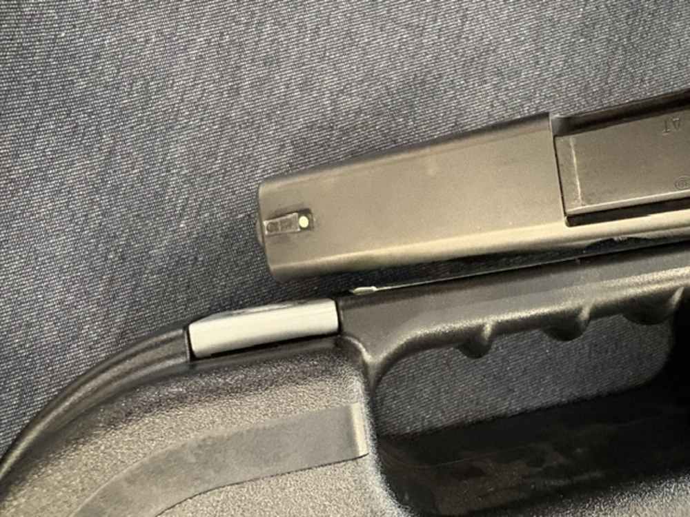 Glock 19 Gen4 Police trade in black-img-9