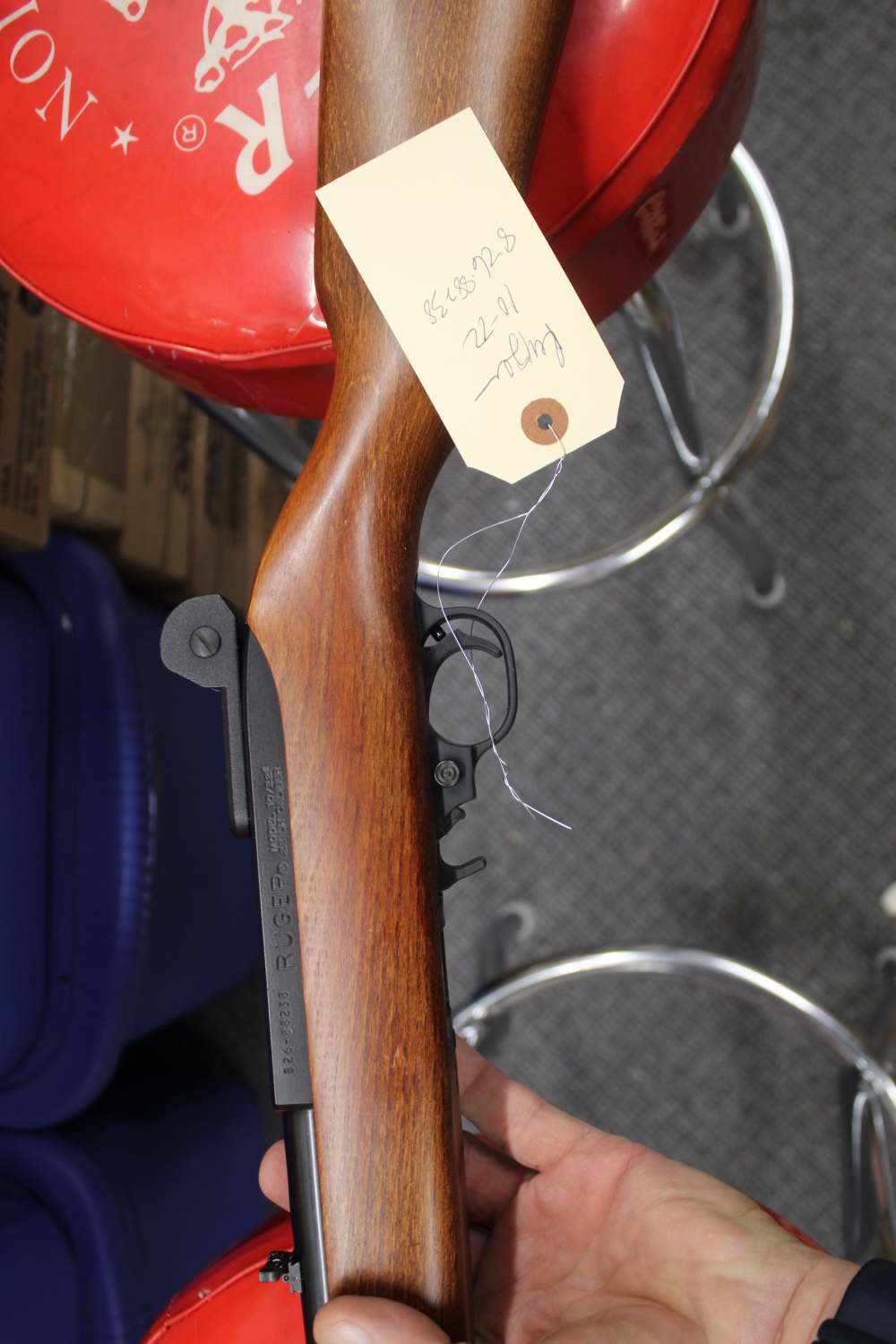 RUGER 10-22 WITH ORIGNAL PEEP SIGHT LIKE NEW NO RESERVE-img-4