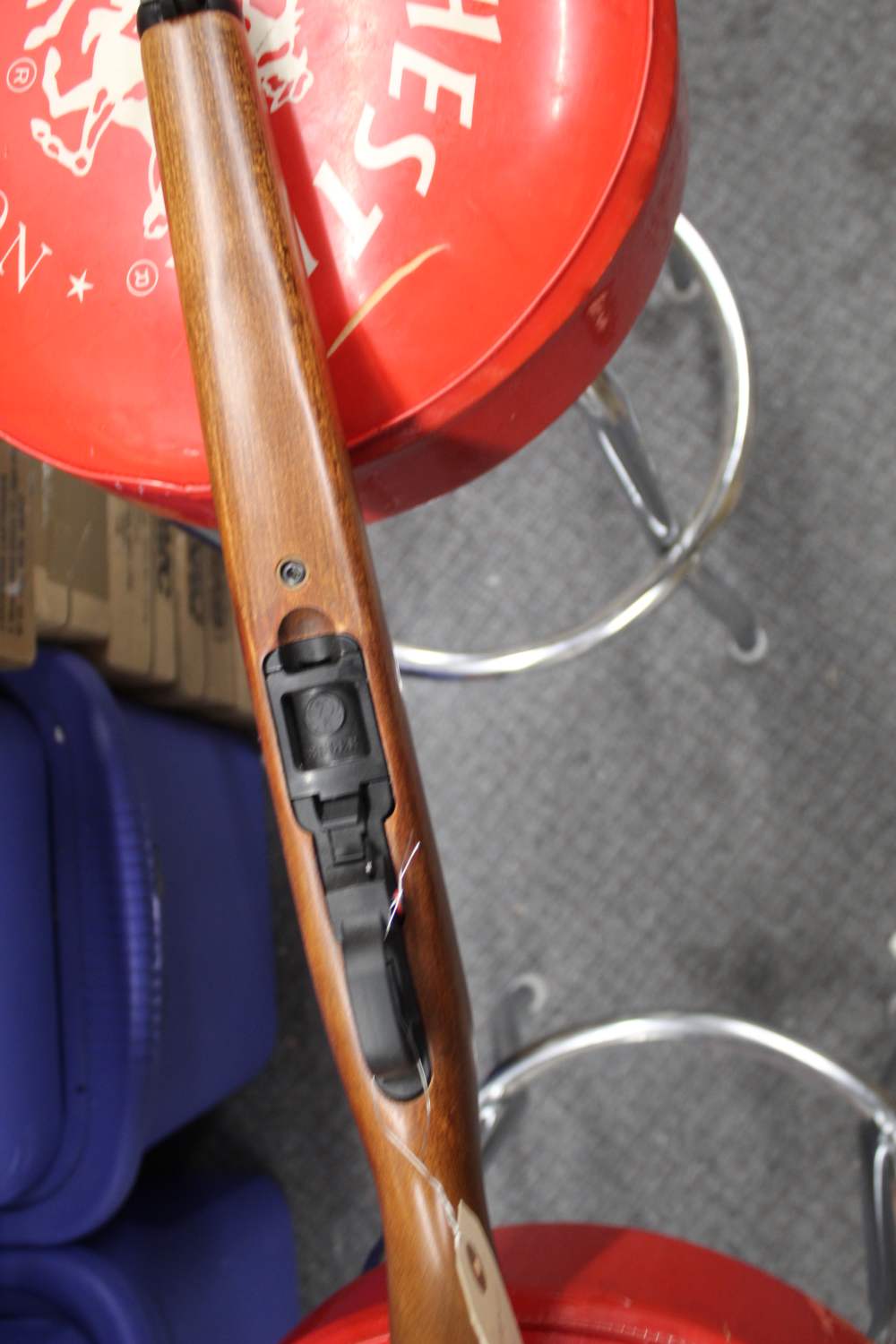 RUGER 10-22 WITH ORIGNAL PEEP SIGHT LIKE NEW NO RESERVE-img-3