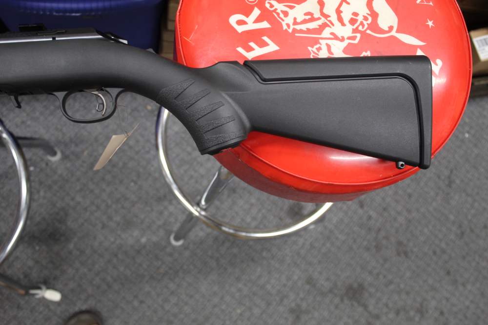 RUGER AMERICAN 22 L.R. LIKE NEW NO RESERVE-img-1