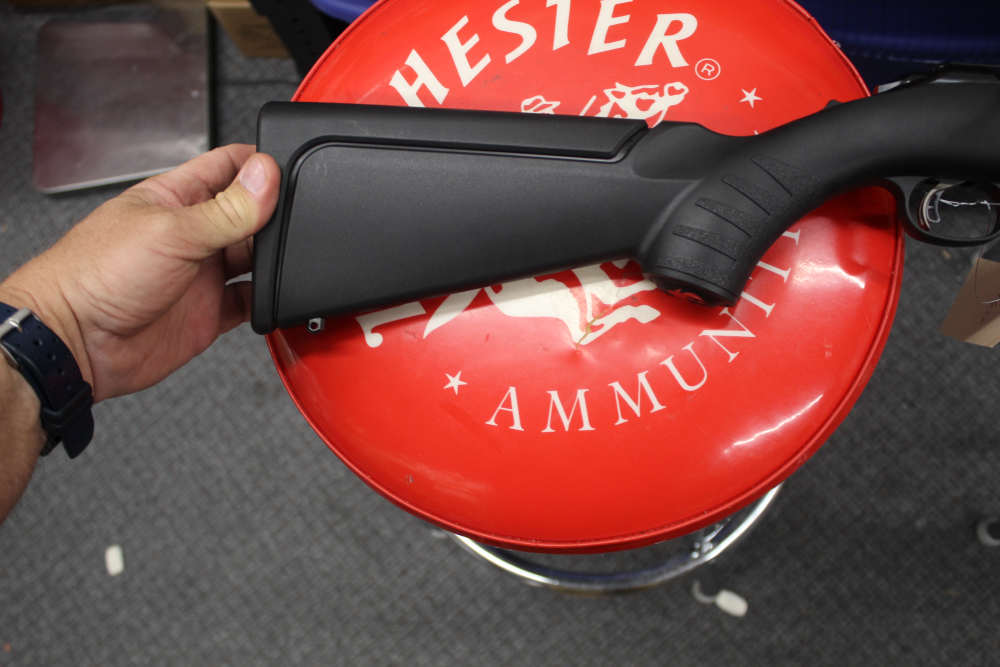 RUGER AMERICAN 22 L.R. LIKE NEW NO RESERVE-img-4