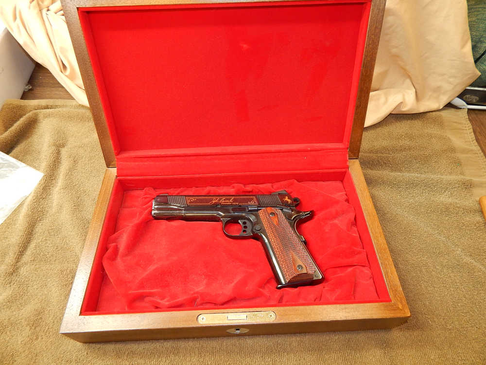 COLT 1911 GOVERMENT 45 ACP NRA BINACHI CUP W/DISPLAY CASE-img-3
