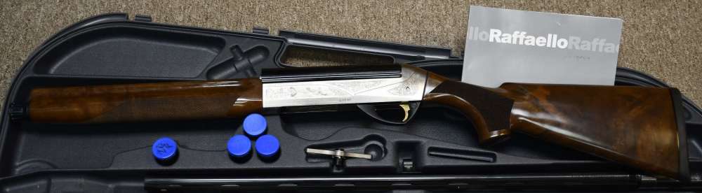 Benelli LEGACY 20 Gauge 26 in w/ Factory Case & 5 Chokes-img-5