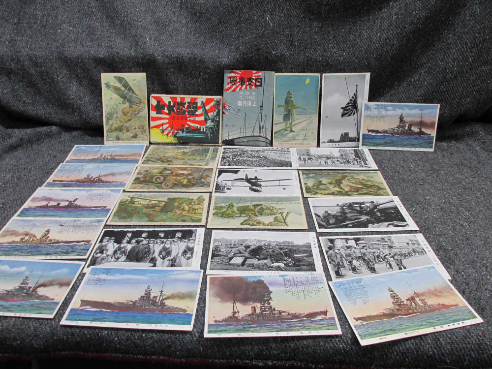 LOT OF 24 ORIGINAL WWII ERA JAPANESE MILITARY POSTCARDS/2 STORAGE ENVELOPES-img-0