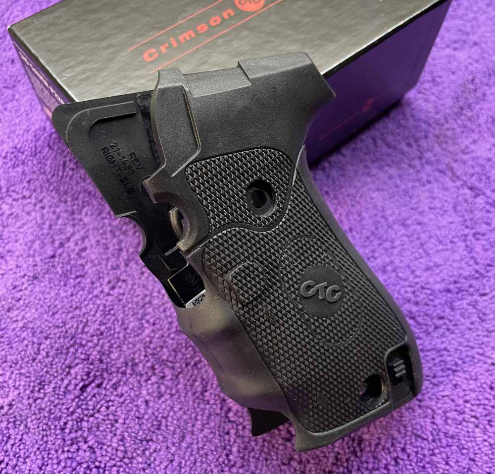 Sig Sauer P220 Crimson Trace Integrated Red laser Rubber Grips LG-320-img-5