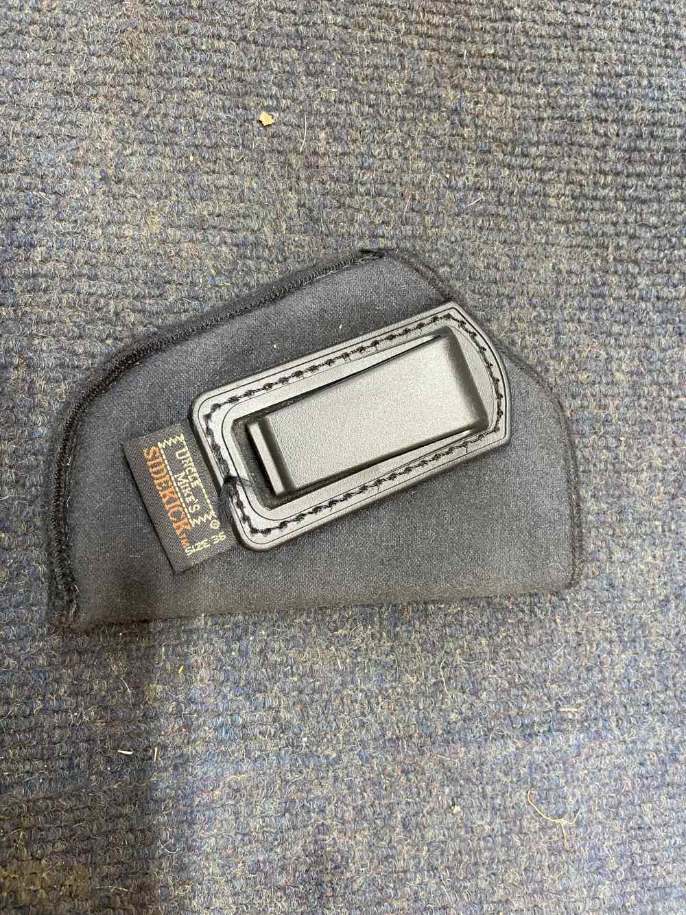 Uncle mikes pistol or revolver s- 36 holster-img-0