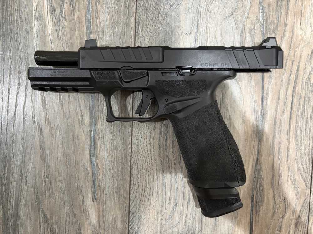 Springfield Armory Echelon 9mm - (3) Mags - (2) Barrels & (2) Sets of Sight-img-2