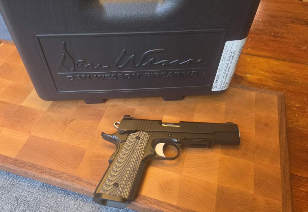 LNIB-DAN WESSON SPECIALIST 10MM PRISTINE -img-18