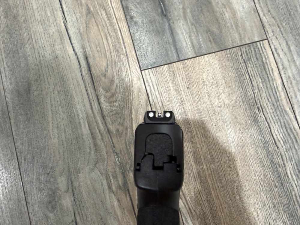 Smith & Wesson M&P 9 Shield Plus 9mm w/ Safety - (2) Mags - Lightly Used-img-4