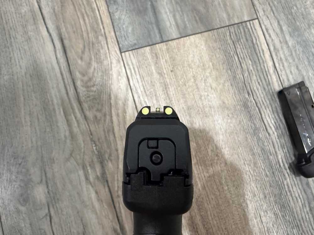 Walther PPS M2 9mm - Slim Subcompact Carry - (3) Mags - Factory 3-Dots-img-4