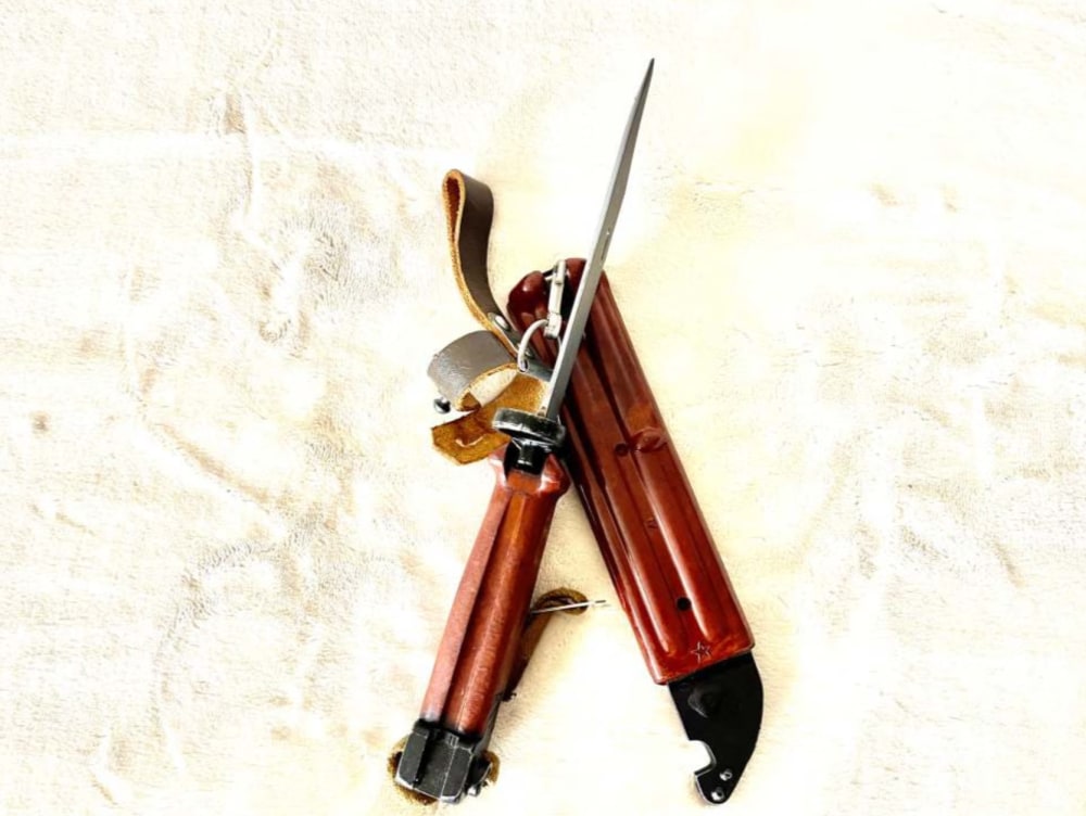 Bakelite AK-47 Bayonet with Match-img-3