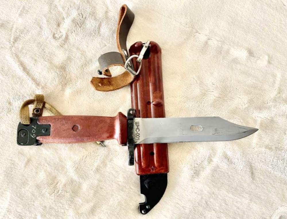 Bakelite AK-47 Bayonet with Match-img-1