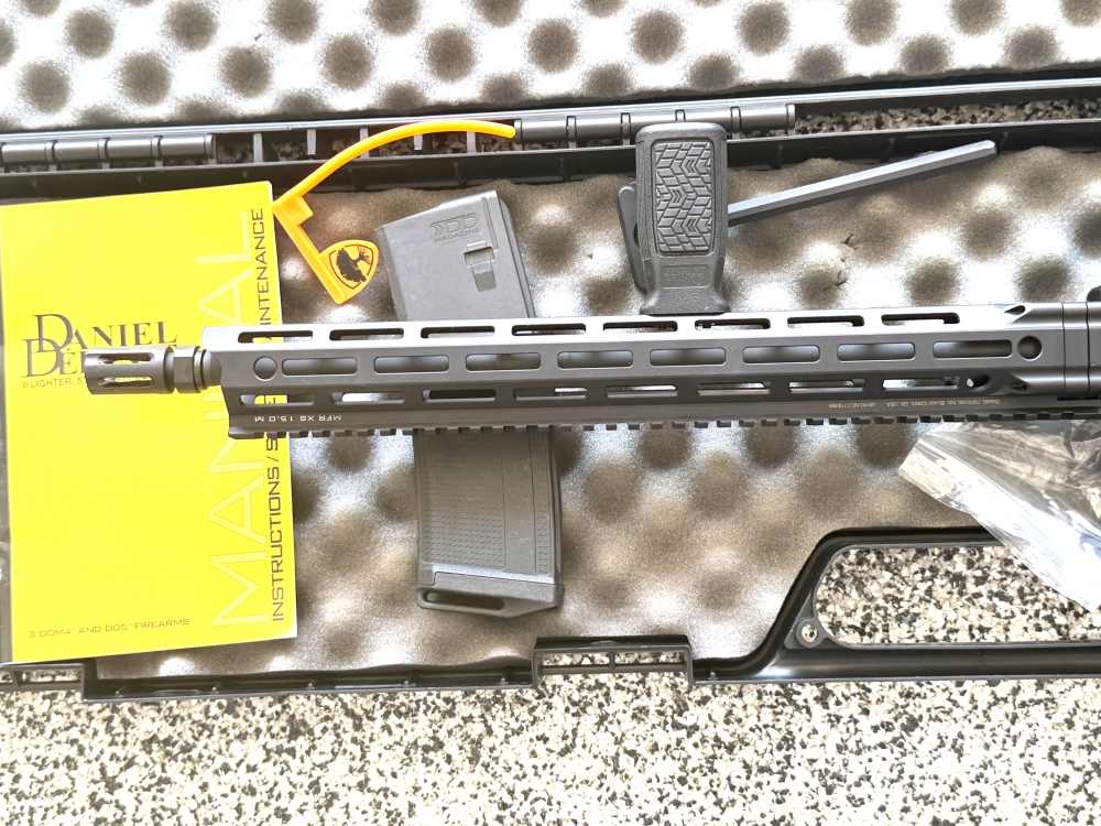 Daniel Defense DDM4V7 LW w/ USMC ACOG & GEISSELE TRIGGER -img-4