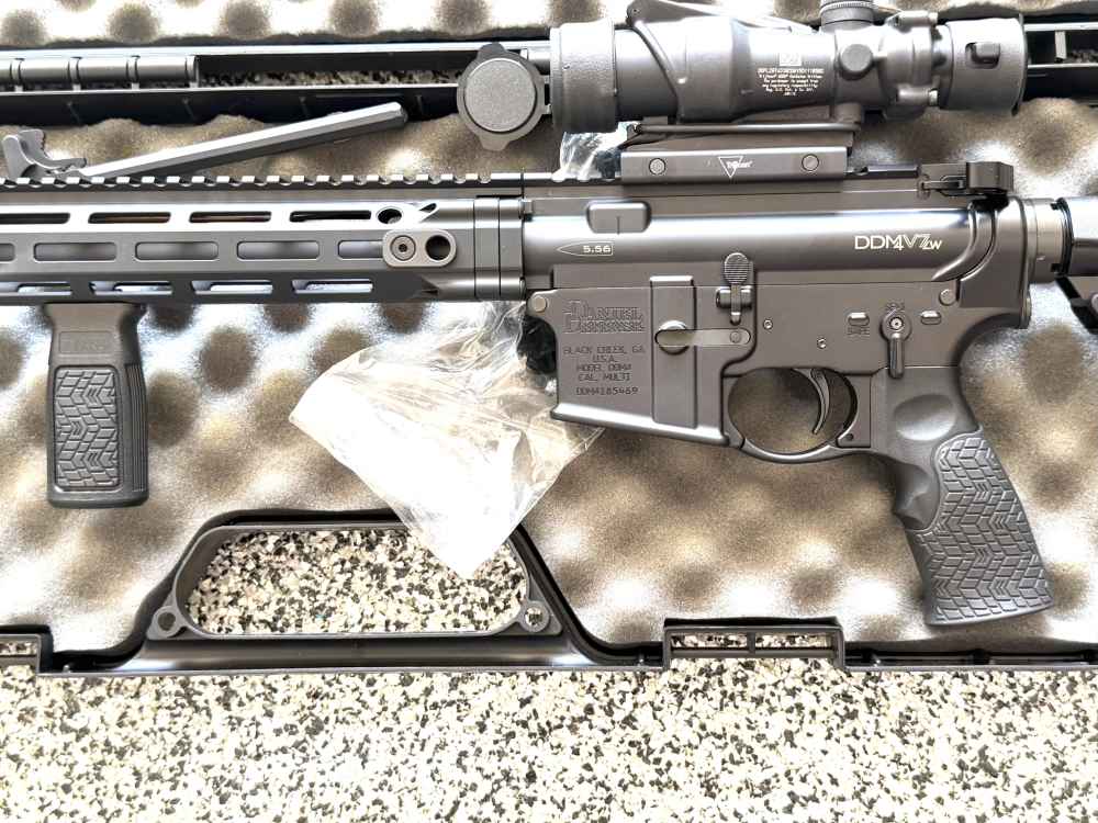 Daniel Defense DDM4V7 LW w/ USMC ACOG & GEISSELE TRIGGER -img-2