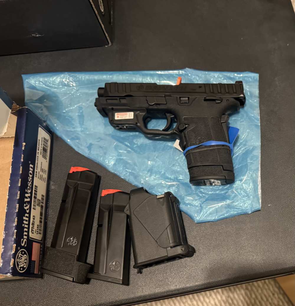 Smith and Wesson Equalizer 9mm - Laser 3 Mags-img-0