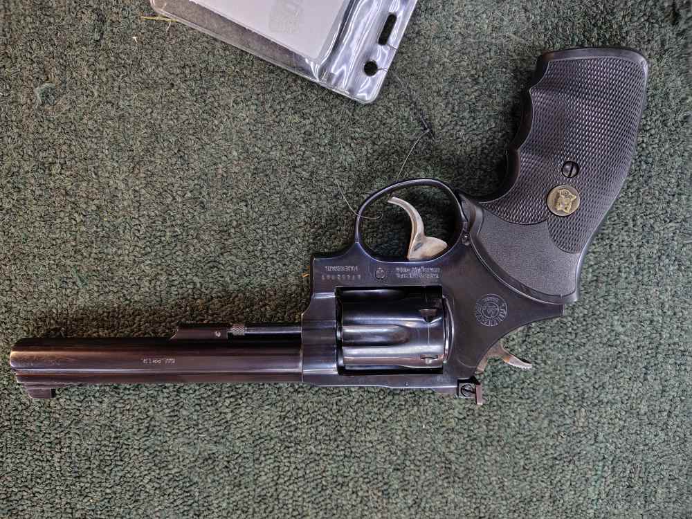 Taurus 96 22lr 6 shot revolver 6" bbl-img-1