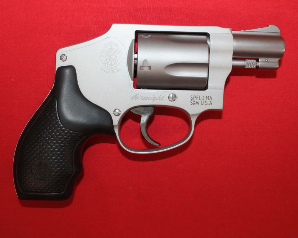 Smith and Wesson 642 Bundle .38SPL 1.9" Barrel, LAYAWAY AVAILABLE!-img-2