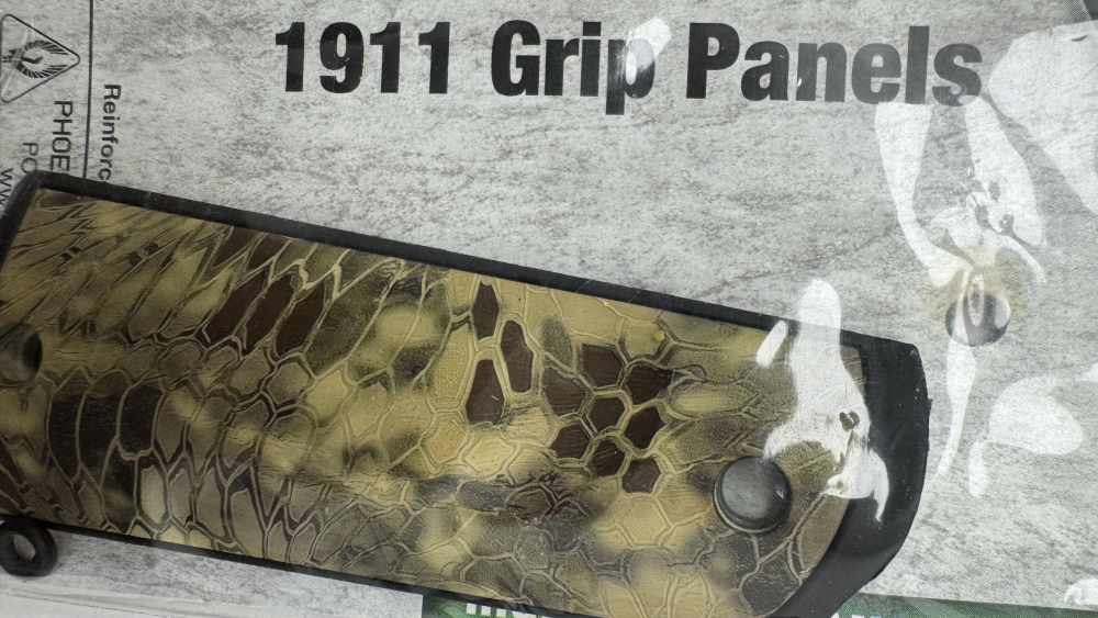 1911 GRIP PANELS, FITS FULL SIZE FRAME, KRYPTEC HIGHLANDER W/BLACK FRAME.-img-1