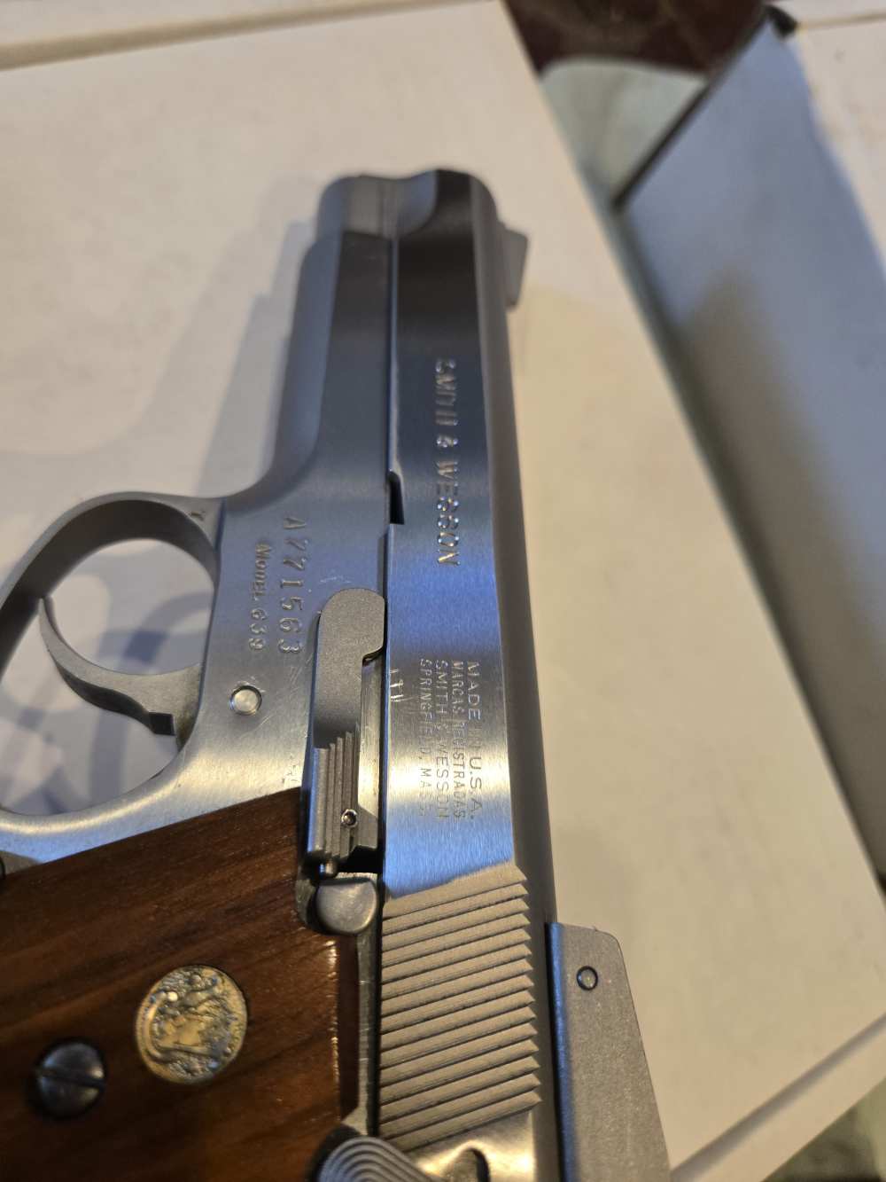 Smith & Wesson Model 639 9mm – Stainless – Early 1982 Production -img-4