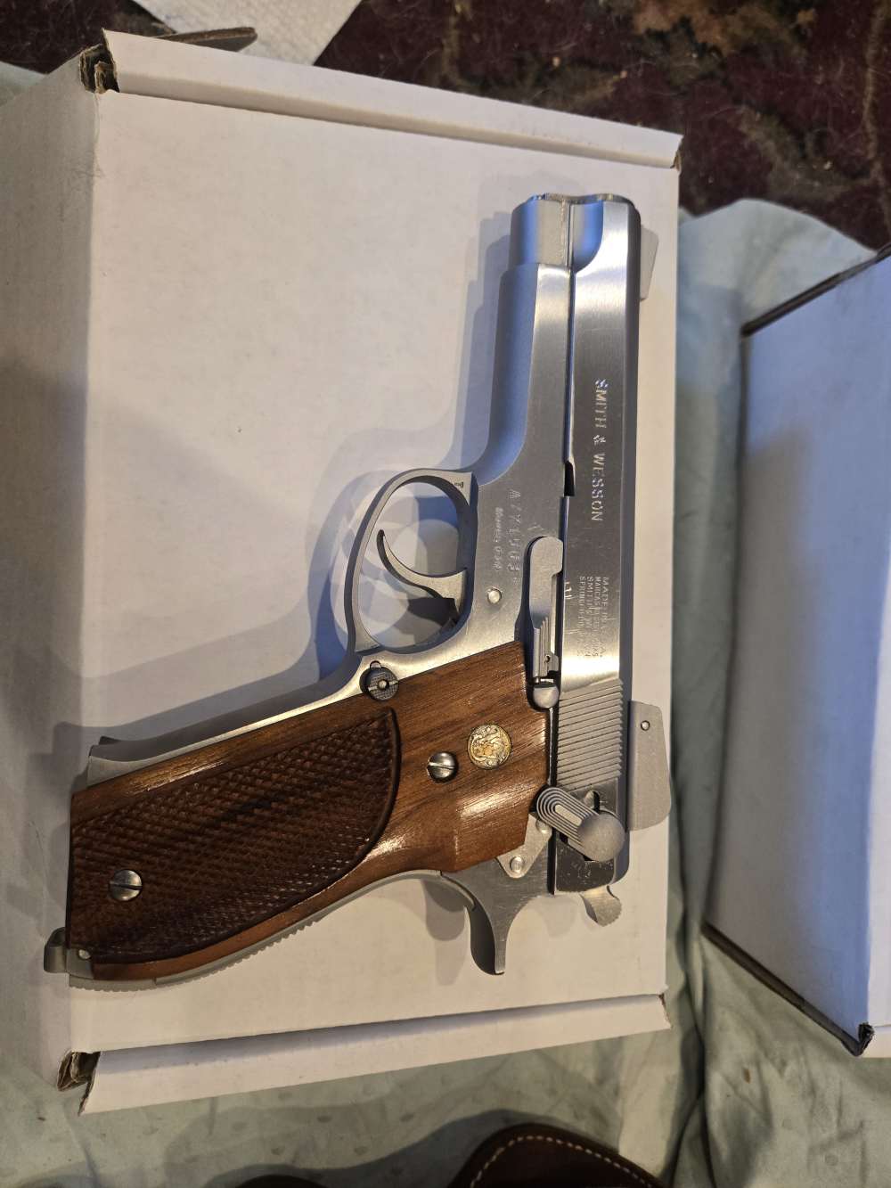 Smith & Wesson Model 639 9mm – Stainless – Early 1982 Production -img-2