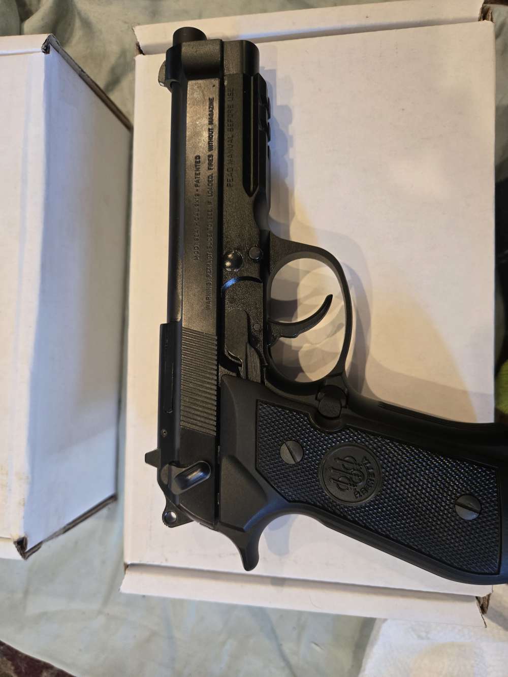 Beretta 92A1 9mm – 2 mags and holster-img-1