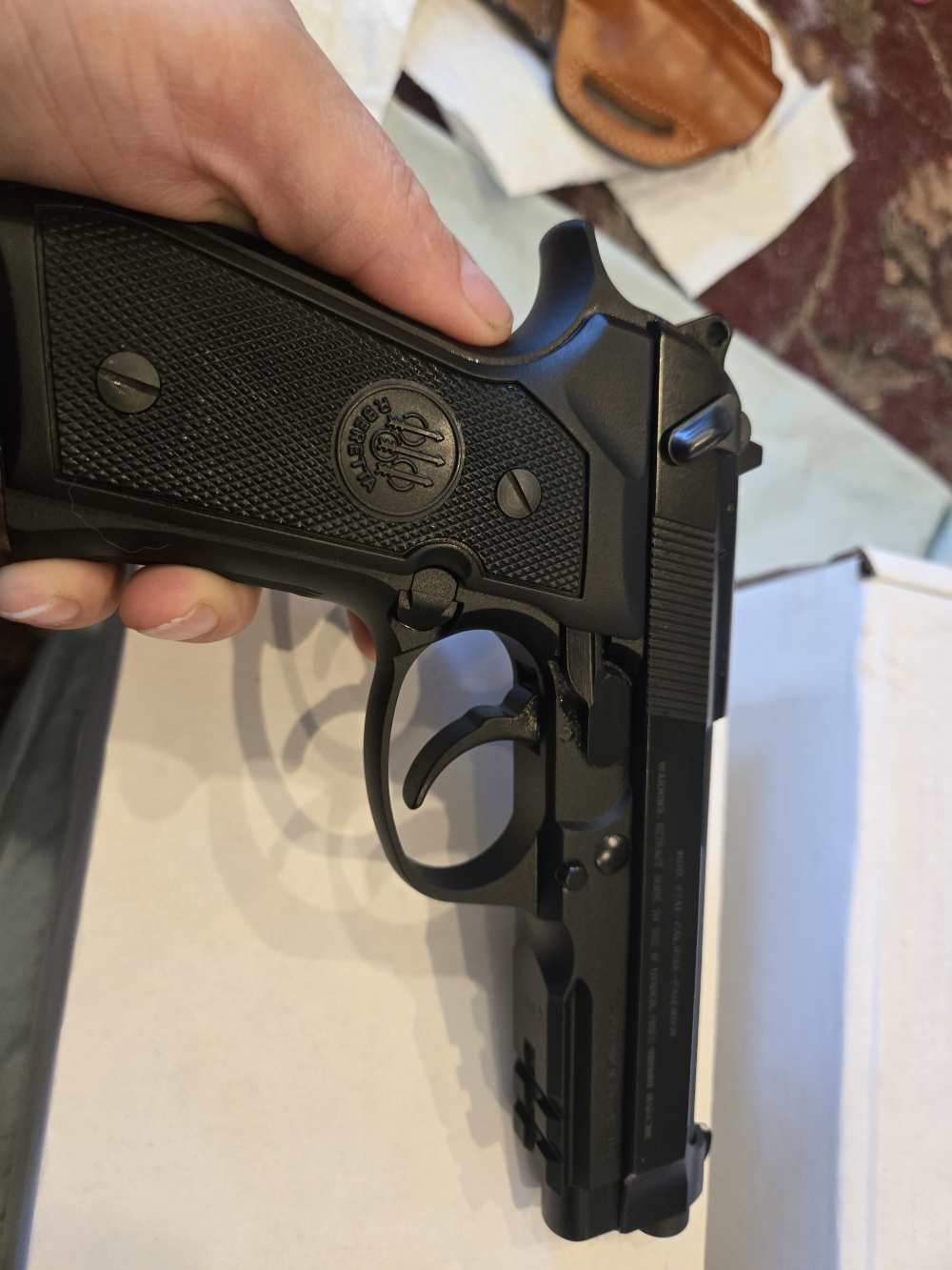 Beretta 92A1 9mm – 2 mags and holster-img-3