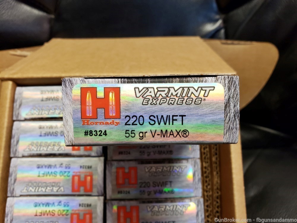 NEW 200 ROUNDS HORNADY VARMINT EXPRESS 220 SWIFT VMAX 55 GRAIN V-MAX V MAX-img-1
