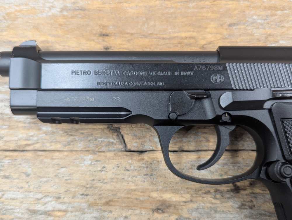 Beretta 96A1 .40 S&W J9A4F10-img-4