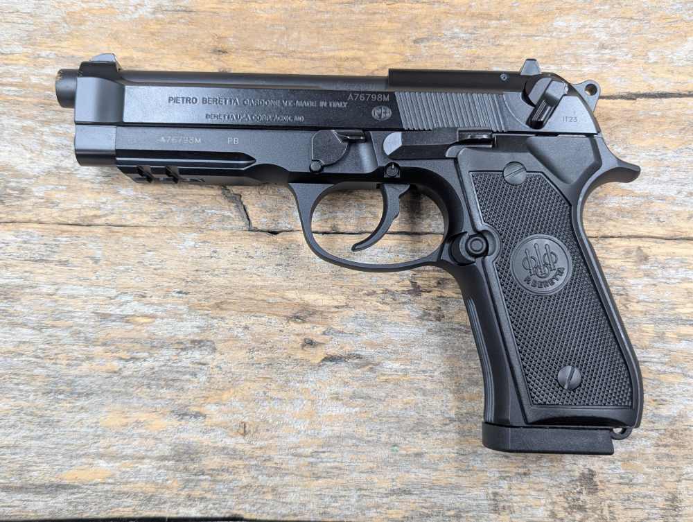 Beretta 96A1 .40 S&W J9A4F10-img-3