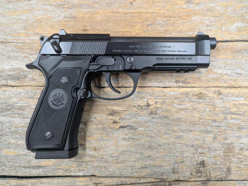 Beretta 96A1 .40 S&W J9A4F10-img-0