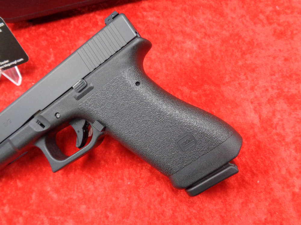 NEW GLOCK Model G17L 9mm LONG SLIDE G17 17 17L 2-17rd MAG WE TRADE & BUY-img-19