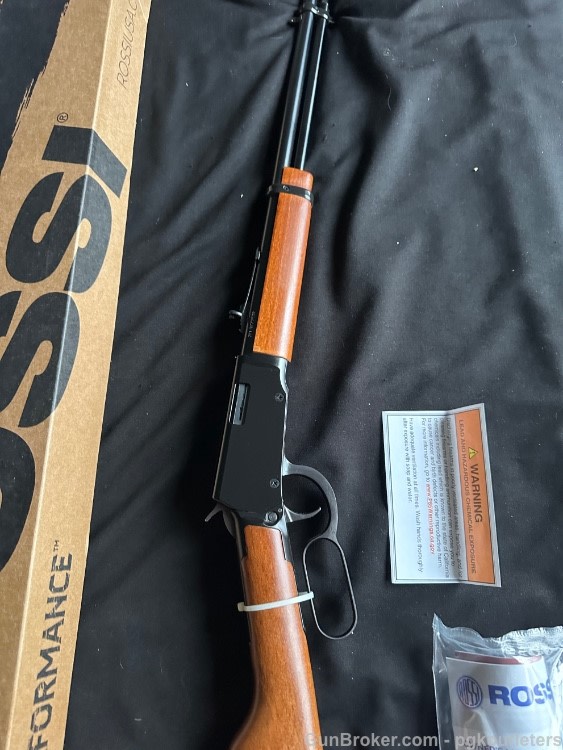 NIB ROSSI RIO BRAVO LEVER ACTION .22 LR RIFLE-img-1
