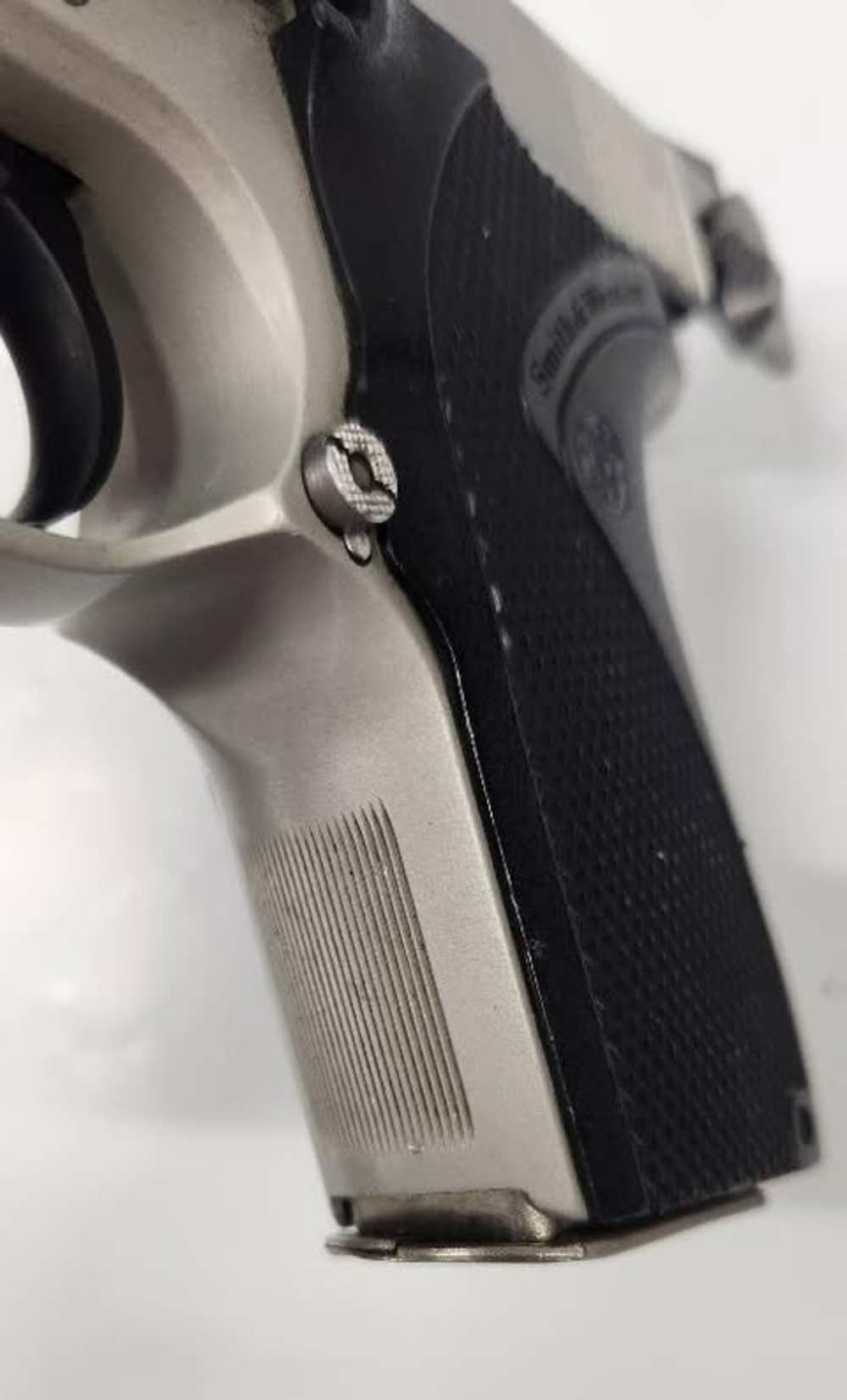 Pre Owned:  Smith & Wesson Model 6906 9mm Semi Auto Pistol-img-5