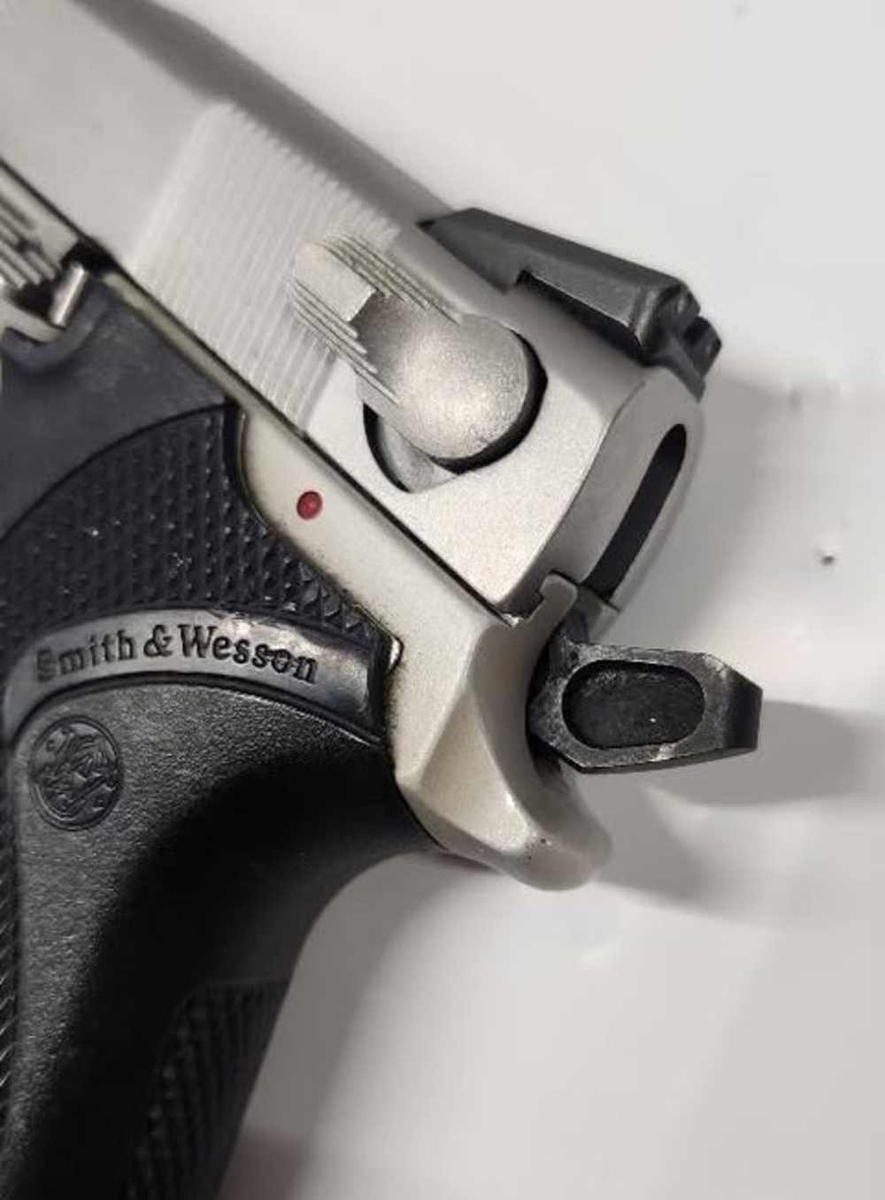 Pre Owned:  Smith & Wesson Model 6906 9mm Semi Auto Pistol-img-1