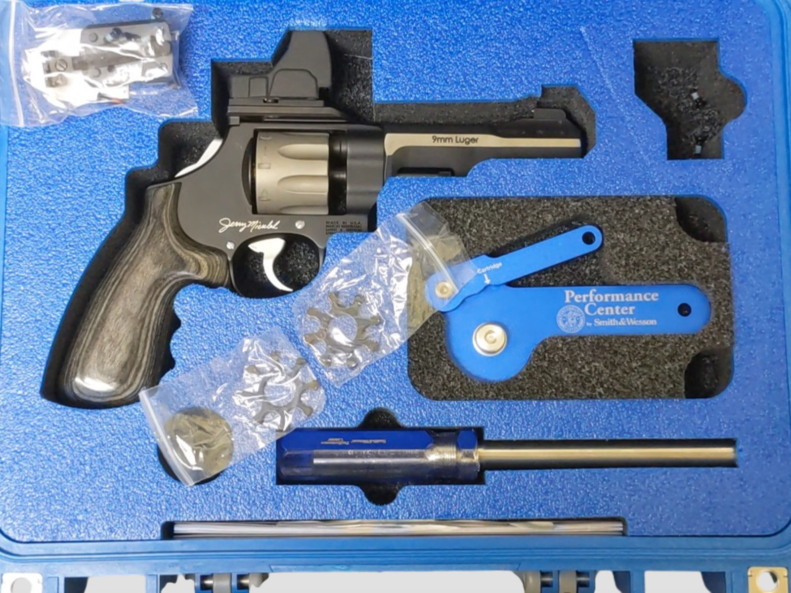 Smith & Wesson Model 327 9mm Luger Performance Center Jerry Miculek Signatu-img-10