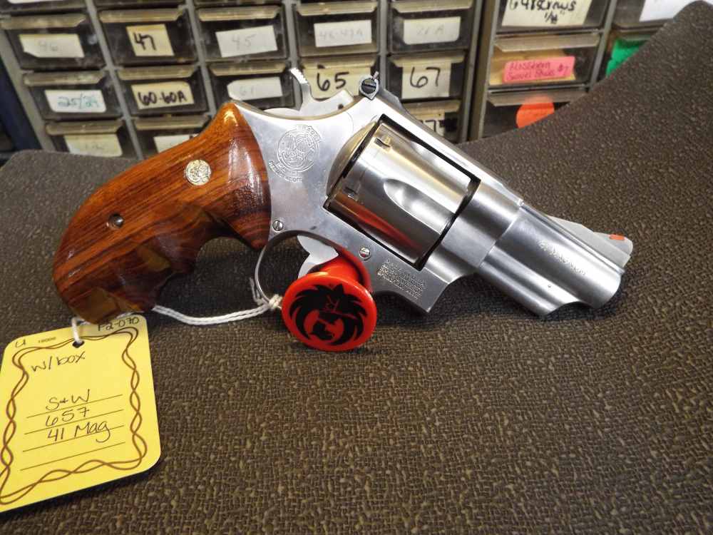 Smith and Wesson 657-img-1