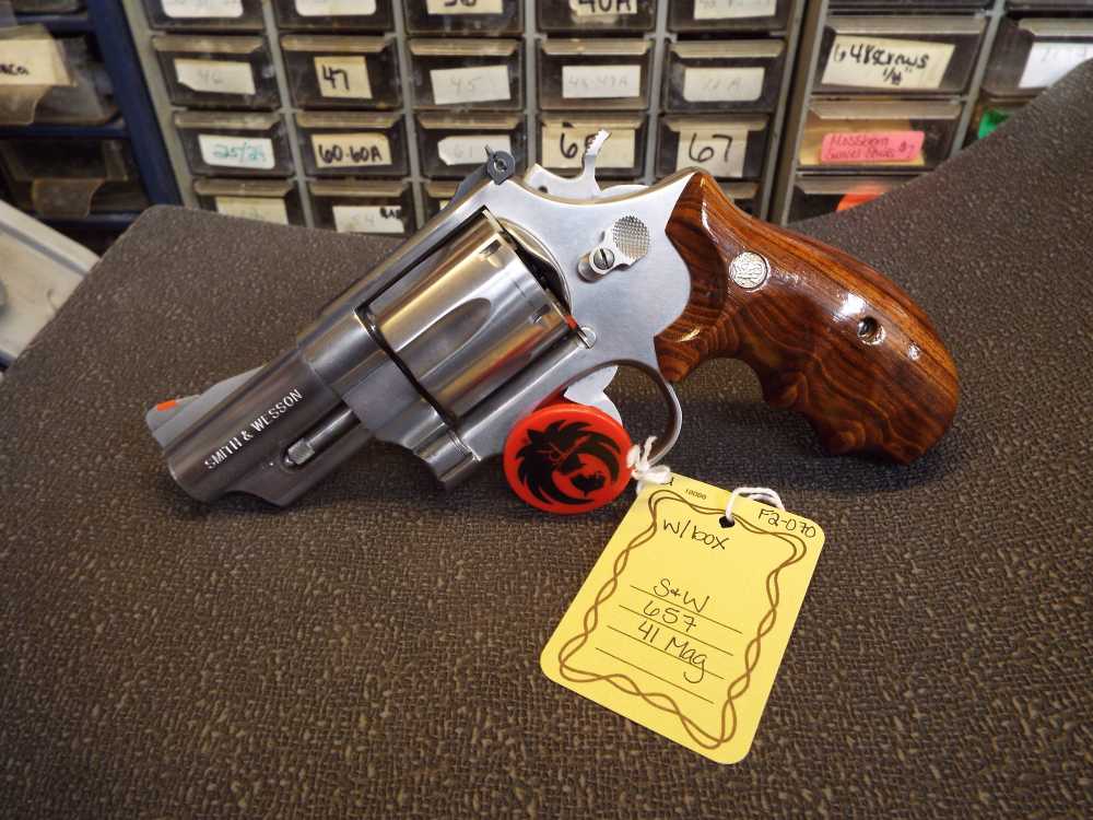 Smith and Wesson 657-img-0