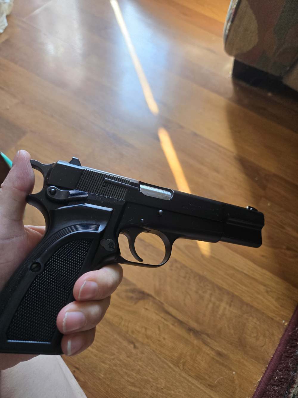 Browning Hi-Power Mark III 9mm – Made in Belgium / Assembled in Portugal-img-3