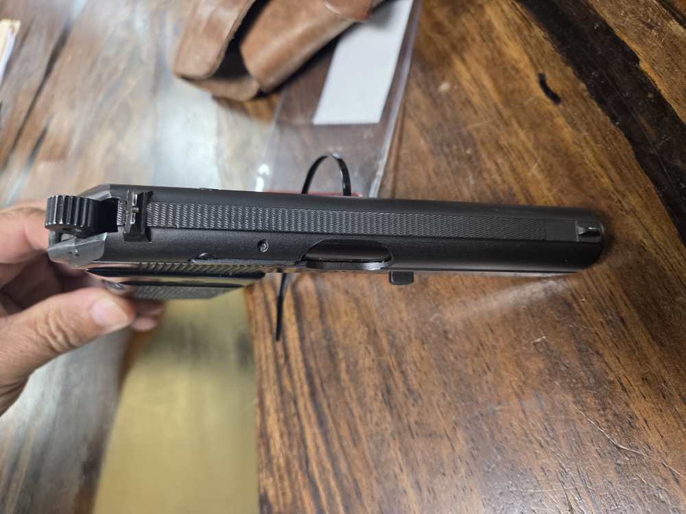 CZ VZOR Model 70 7.65mm 32ACP w/2Mags and Holster 1981 Prod. Penny-img-7