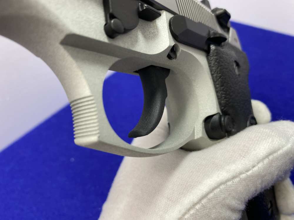 2021 Beretta 92FS Inox 9mm SS 4.9" *HEAD-TURNING ITALIAN MADE HANDGUN*-img-31