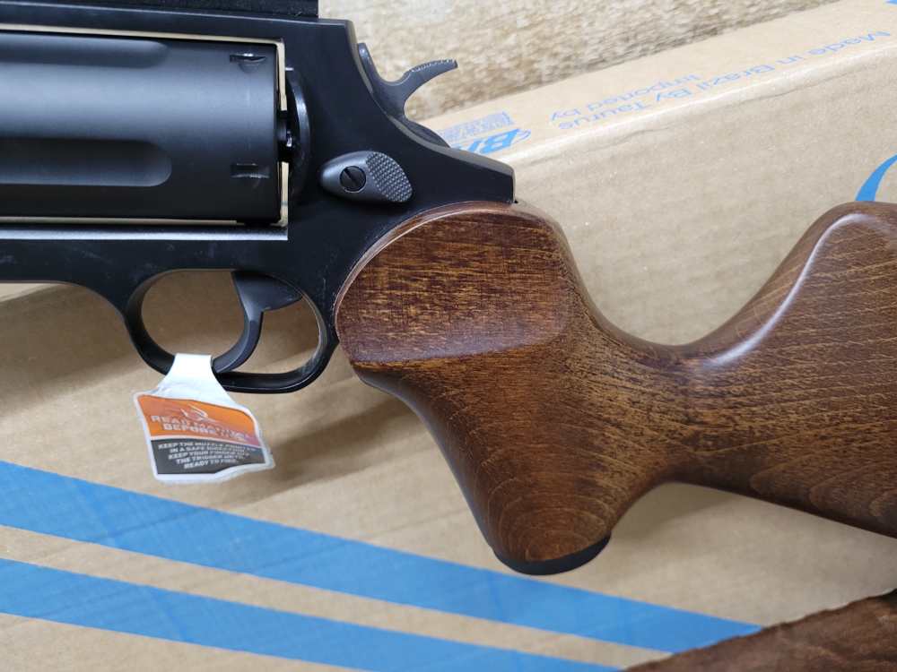 New Rossi Circuit Judge Hardwood 45Colt/410Bore -img-13