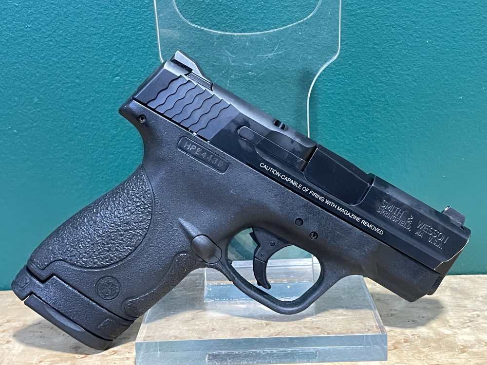 Smith and Wesson M&P40 Shield Sub Compact Semi Auto Pistol -img-0