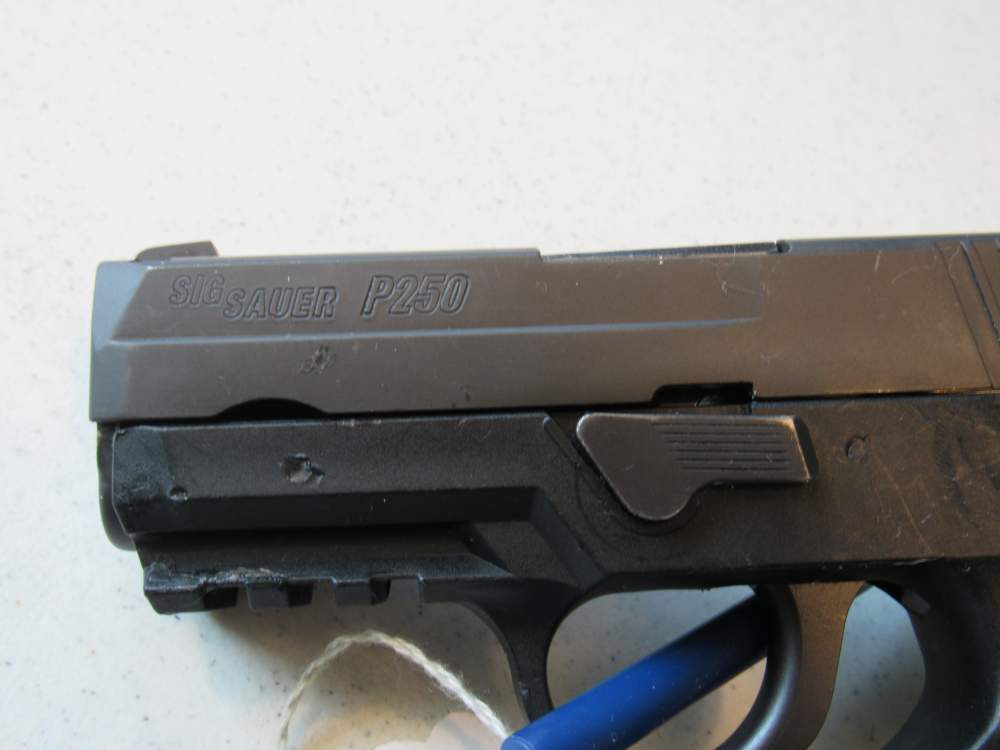 Sig Sauer P250 Compact 9 mm $.01 Start No Reserve-img-2