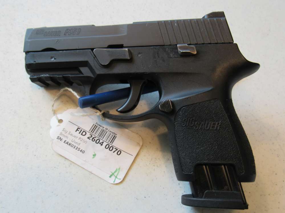 Sig Sauer P250 Compact 9 mm $.01 Start No Reserve-img-0