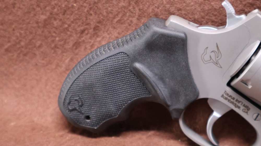 Like New Taurus 856 6 Shot DA/SA 2" BRL EXC Bore Appears Unfired-img-2