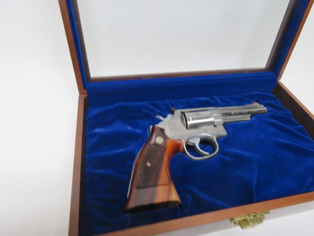 SMITH & WESSON NAVAL INVESTIGATIVE-img-1