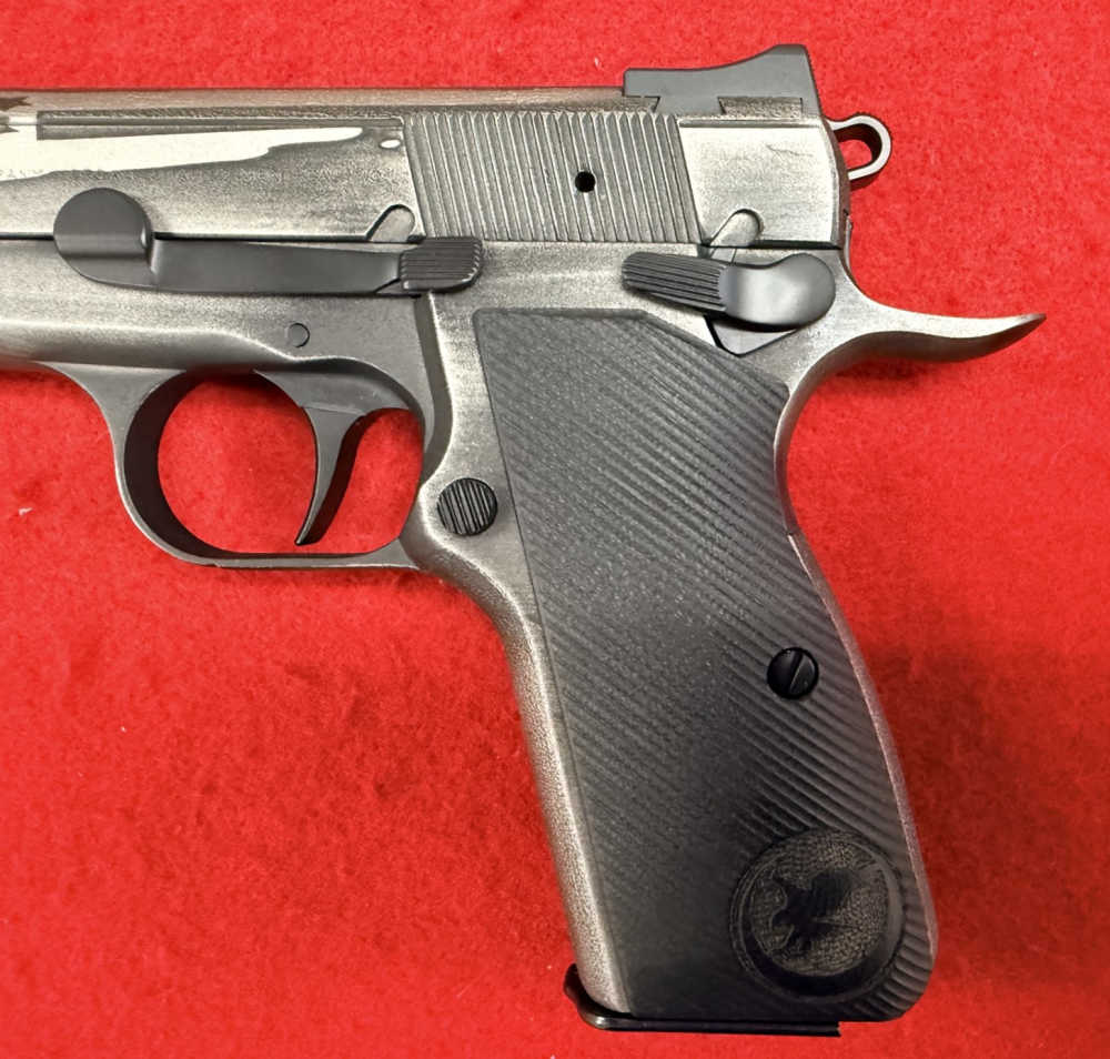 Nighthawk Custom Browning Hi Power 9MM -No Reserve--img-4