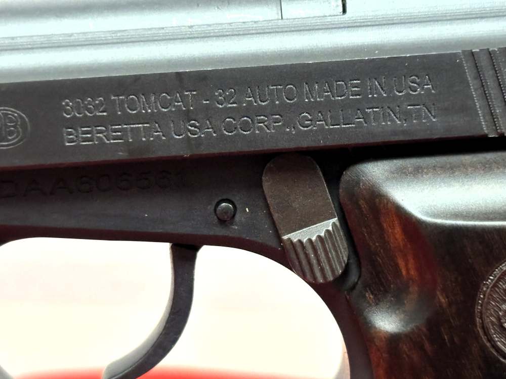 Factory New Beretta 3032 Tomcat Covert 32 Auto Pistol No Reserve!-img-1