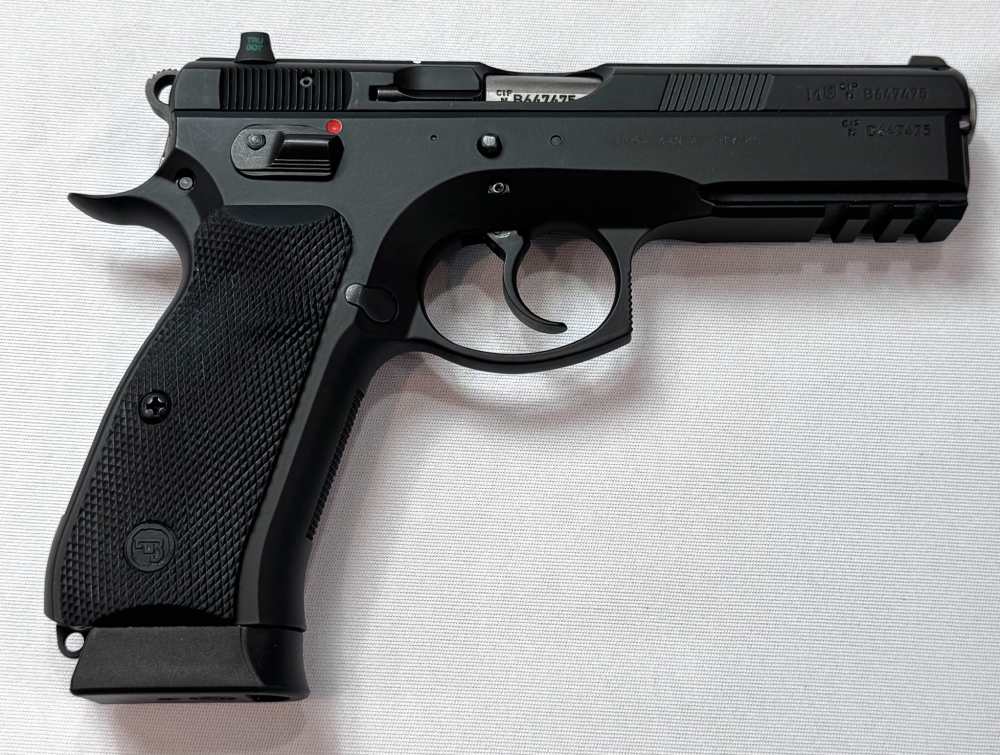 CZ 75 SP-01 Pistol, 9mm, 4.75" Barrel, 4 Magazines, Clean!-img-4