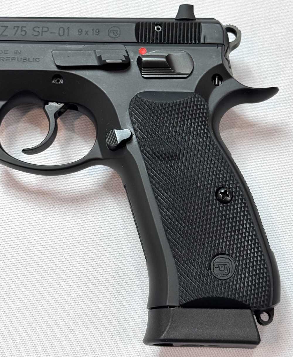 CZ 75 SP-01 Pistol, 9mm, 4.75" Barrel, 4 Magazines, Clean!-img-1